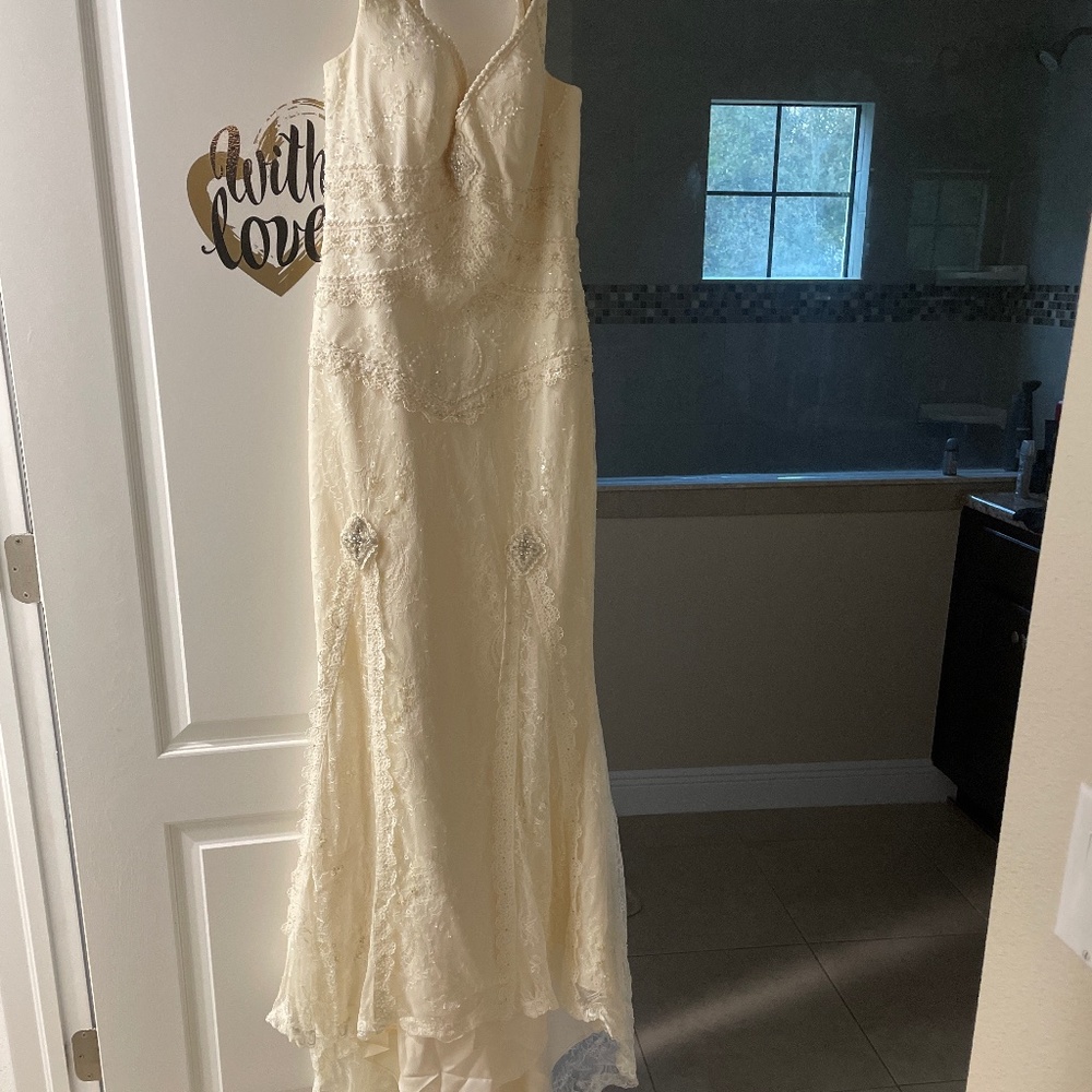 Vintage style wedding dress with train size 12